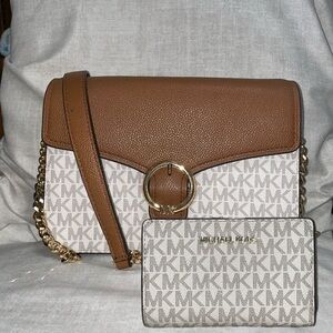 Michael Kors Wanda Medium Shoulder Bag in Vanilla  With Wallet